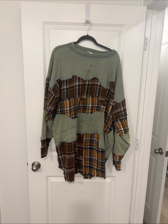 Oli & Hali Tops - NWOT Oli & Hali Olive Green and Brown Plaid Patchwork Sweatshirt